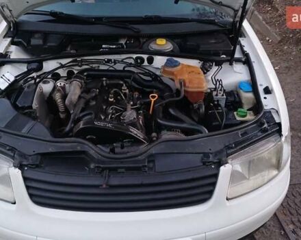 Белый Фольксваген Пассат, объемом двигателя 1.9 л и пробегом 512 тыс. км за 4200 $, фото 10 на Automoto.ua