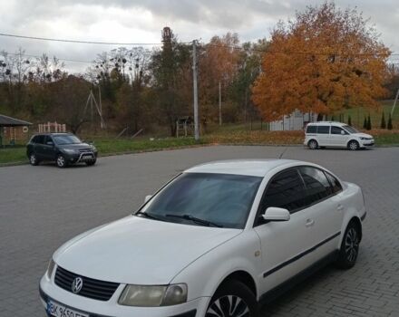 Белый Фольксваген Пассат, объемом двигателя 0 л и пробегом 320 тыс. км за 2650 $, фото 3 на Automoto.ua
