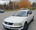 Белый Фольксваген Пассат, объемом двигателя 1.8 л и пробегом 323 тыс. км за 2799 $, фото 1 на Automoto.ua