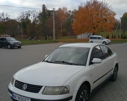 Белый Фольксваген Пассат, объемом двигателя 0 л и пробегом 320 тыс. км за 2650 $, фото 4 на Automoto.ua