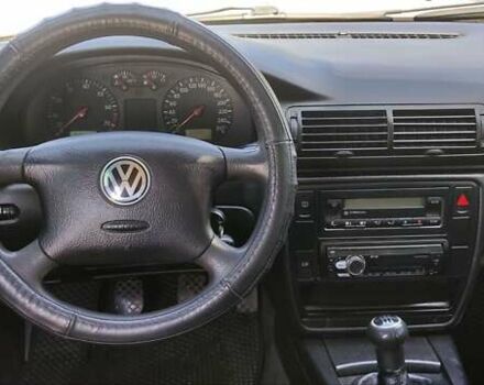 Белый Фольксваген Пассат, объемом двигателя 1.8 л и пробегом 220 тыс. км за 4999 $, фото 23 на Automoto.ua