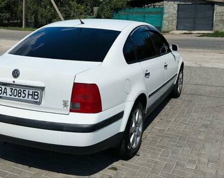 Белый Фольксваген Пассат, объемом двигателя 1.8 л и пробегом 220 тыс. км за 4999 $, фото 3 на Automoto.ua