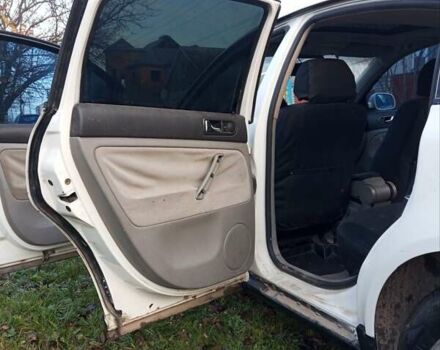 Белый Фольксваген Пассат, объемом двигателя 1.78 л и пробегом 369 тыс. км за 3800 $, фото 8 на Automoto.ua