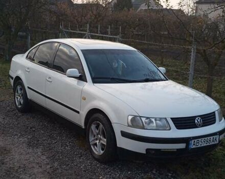 Белый Фольксваген Пассат, объемом двигателя 1.78 л и пробегом 369 тыс. км за 3800 $, фото 1 на Automoto.ua