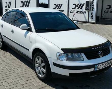 Белый Фольксваген Пассат, объемом двигателя 1.8 л и пробегом 220 тыс. км за 4999 $, фото 1 на Automoto.ua