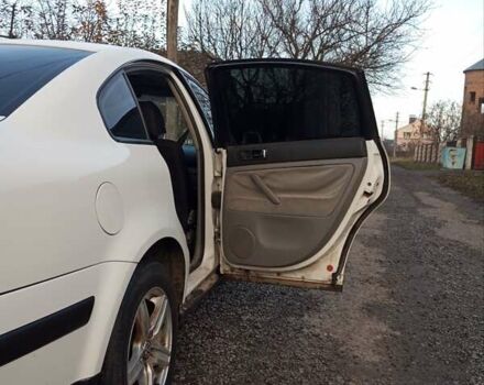 Белый Фольксваген Пассат, объемом двигателя 1.78 л и пробегом 369 тыс. км за 3800 $, фото 7 на Automoto.ua