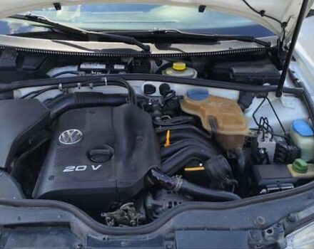 Белый Фольксваген Пассат, объемом двигателя 1.8 л и пробегом 220 тыс. км за 4999 $, фото 19 на Automoto.ua