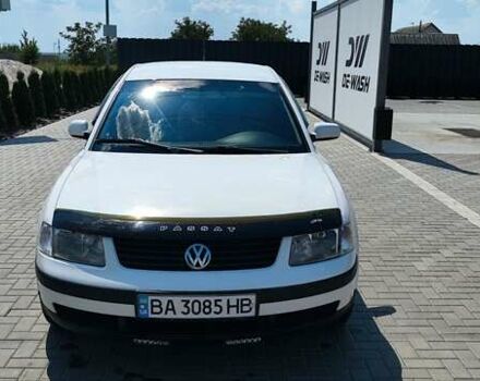 Белый Фольксваген Пассат, объемом двигателя 1.8 л и пробегом 220 тыс. км за 4999 $, фото 4 на Automoto.ua