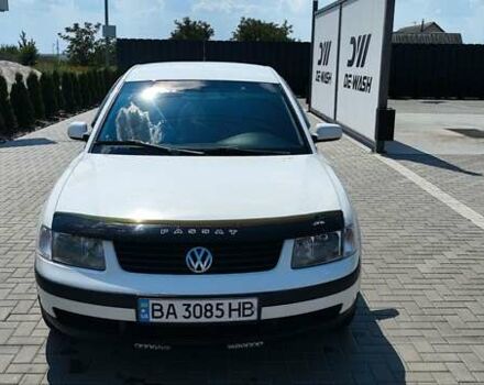 Белый Фольксваген Пассат, объемом двигателя 1.8 л и пробегом 220 тыс. км за 4999 $, фото 2 на Automoto.ua