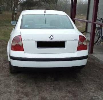 Белый Фольксваген Пассат, объемом двигателя 1.9 л и пробегом 370 тыс. км за 4400 $, фото 3 на Automoto.ua