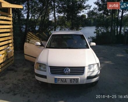 Белый Фольксваген Пассат, объемом двигателя 1.9 л и пробегом 305 тыс. км за 3000 $, фото 1 на Automoto.ua