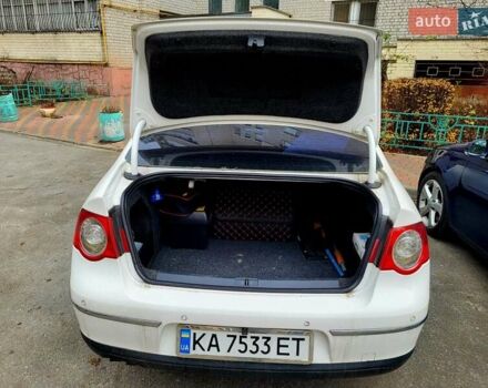 Білий Фольксваген Пассат, об'ємом двигуна 1.9 л та пробігом 341 тис. км за 7000 $, фото 4 на Automoto.ua