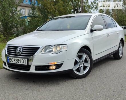 Белый Фольксваген Пассат, объемом двигателя 2 л и пробегом 320 тыс. км за 5200 $, фото 1 на Automoto.ua
