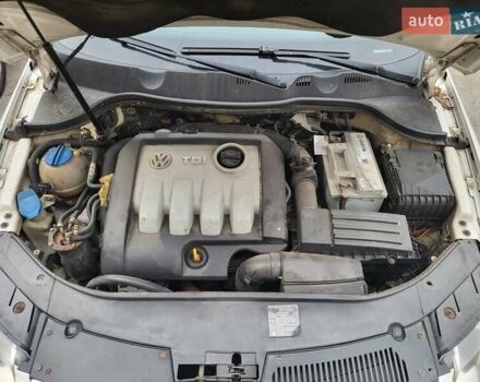 Білий Фольксваген Пассат, об'ємом двигуна 1.9 л та пробігом 341 тис. км за 7000 $, фото 22 на Automoto.ua