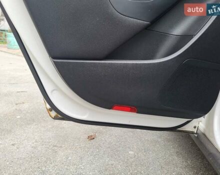 Білий Фольксваген Пассат, об'ємом двигуна 1.9 л та пробігом 341 тис. км за 7000 $, фото 7 на Automoto.ua