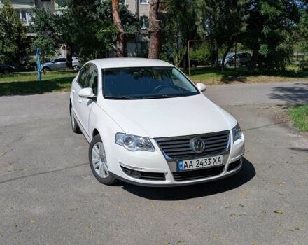 Белый Фольксваген Пассат, объемом двигателя 1.8 л и пробегом 183 тыс. км за 6500 $, фото 1 на Automoto.ua