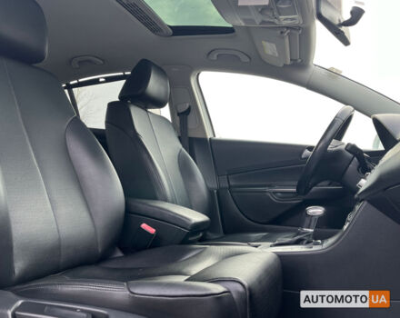 Белый Фольксваген Пассат, объемом двигателя 2 л и пробегом 105 тыс. км за 9999 $, фото 23 на Automoto.ua