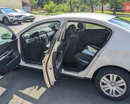 Білий Фольксваген Пассат, об'ємом двигуна 1.8 л та пробігом 224 тис. км за 6999 $, фото 29 на Automoto.ua