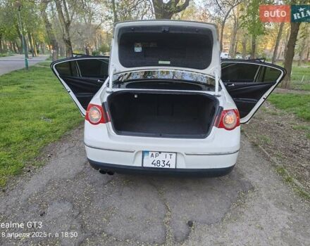 Білий Фольксваген Пассат, об'ємом двигуна 1.98 л та пробігом 251 тис. км за 7600 $, фото 17 на Automoto.ua