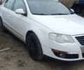 Белый Фольксваген Пассат, объемом двигателя 2 л и пробегом 290 тыс. км за 1680 $, фото 1 на Automoto.ua