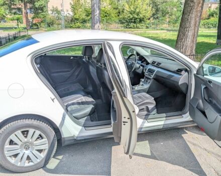 Белый Фольксваген Пассат, объемом двигателя 1.8 л и пробегом 183 тыс. км за 6500 $, фото 20 на Automoto.ua