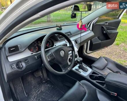 Білий Фольксваген Пассат, об'ємом двигуна 1.98 л та пробігом 251 тис. км за 7600 $, фото 25 на Automoto.ua