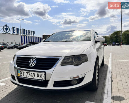 Білий Фольксваген Пассат, об'ємом двигуна 1.78 л та пробігом 245 тис. км за 7500 $, фото 5 на Automoto.ua