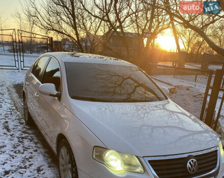 Белый Фольксваген Пассат, объемом двигателя 2 л и пробегом 260 тыс. км за 8800 $, фото 11 на Automoto.ua
