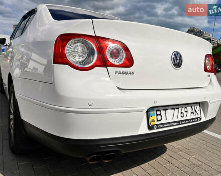 Білий Фольксваген Пассат, об'ємом двигуна 1.78 л та пробігом 245 тис. км за 7500 $, фото 11 на Automoto.ua