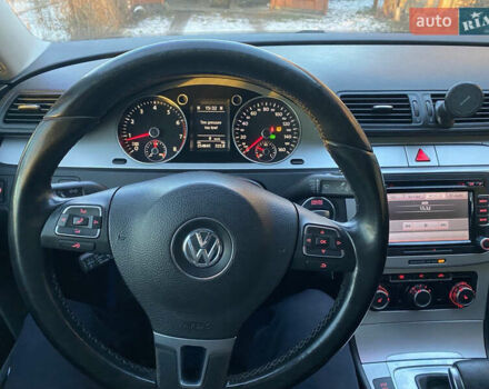 Белый Фольксваген Пассат, объемом двигателя 2 л и пробегом 260 тыс. км за 8800 $, фото 2 на Automoto.ua