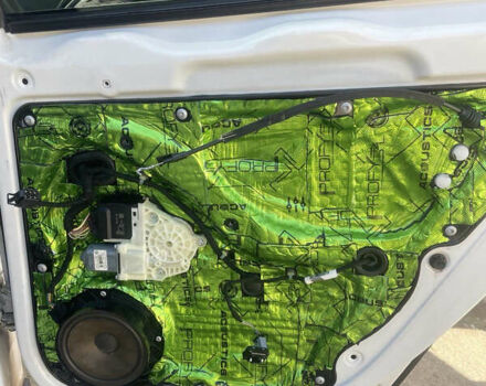 Белый Фольксваген Пассат, объемом двигателя 2 л и пробегом 260 тыс. км за 8800 $, фото 9 на Automoto.ua