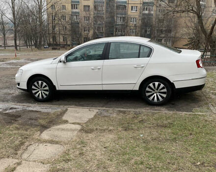 Белый Фольксваген Пассат, объемом двигателя 1.8 л и пробегом 268 тыс. км за 9200 $, фото 2 на Automoto.ua