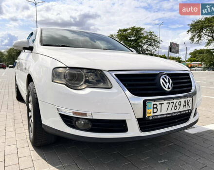 Білий Фольксваген Пассат, об'ємом двигуна 1.78 л та пробігом 245 тис. км за 7500 $, фото 7 на Automoto.ua