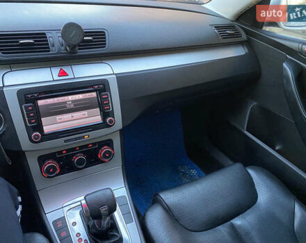 Белый Фольксваген Пассат, объемом двигателя 2 л и пробегом 260 тыс. км за 8800 $, фото 4 на Automoto.ua