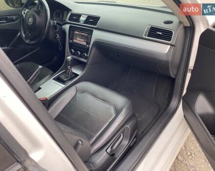 Белый Фольксваген Пассат, объемом двигателя 2.5 л и пробегом 212 тыс. км за 10300 $, фото 15 на Automoto.ua