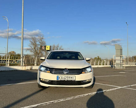 Білий Фольксваген Пассат, об'ємом двигуна 2.5 л та пробігом 240 тис. км за 8500 $, фото 6 на Automoto.ua