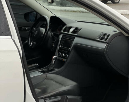 Белый Фольксваген Пассат, объемом двигателя 2.5 л и пробегом 241 тыс. км за 8700 $, фото 14 на Automoto.ua