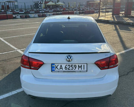 Білий Фольксваген Пассат, об'ємом двигуна 2.5 л та пробігом 240 тис. км за 8500 $, фото 7 на Automoto.ua