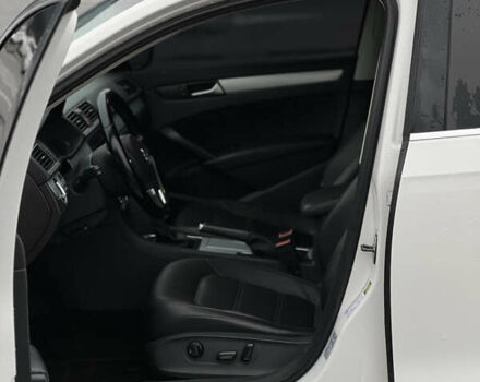 Белый Фольксваген Пассат, объемом двигателя 2.5 л и пробегом 241 тыс. км за 8700 $, фото 13 на Automoto.ua