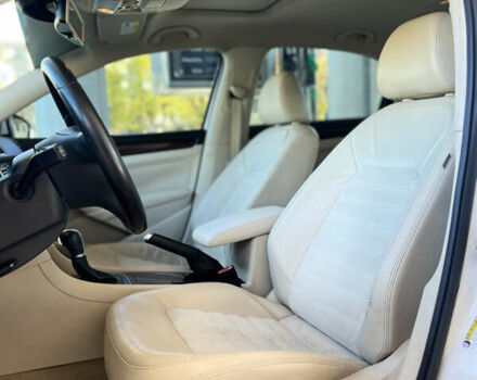 Белый Фольксваген Пассат, объемом двигателя 2 л и пробегом 266 тыс. км за 10699 $, фото 8 на Automoto.ua