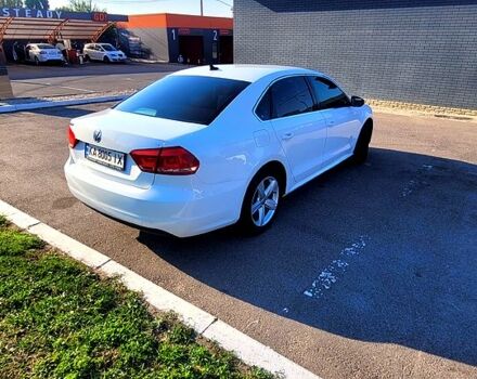 Білий Фольксваген Пассат, об'ємом двигуна 2.5 л та пробігом 233 тис. км за 10800 $, фото 4 на Automoto.ua