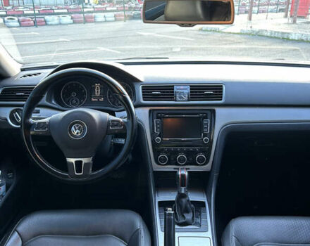 Білий Фольксваген Пассат, об'ємом двигуна 2.5 л та пробігом 240 тис. км за 8500 $, фото 10 на Automoto.ua