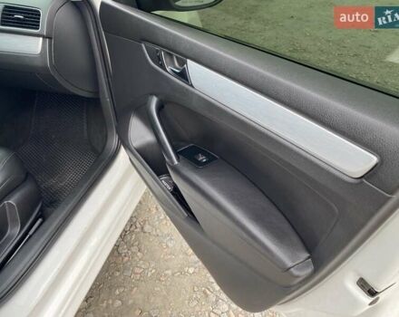 Белый Фольксваген Пассат, объемом двигателя 2.5 л и пробегом 212 тыс. км за 10300 $, фото 21 на Automoto.ua