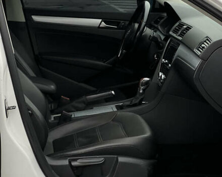 Белый Фольксваген Пассат, объемом двигателя 2.5 л и пробегом 241 тыс. км за 8700 $, фото 15 на Automoto.ua