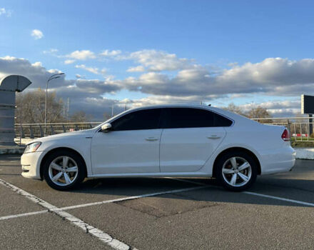 Білий Фольксваген Пассат, об'ємом двигуна 2.5 л та пробігом 240 тис. км за 8500 $, фото 4 на Automoto.ua