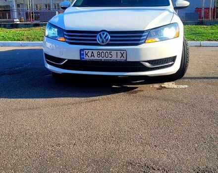Білий Фольксваген Пассат, об'ємом двигуна 2.5 л та пробігом 233 тис. км за 10800 $, фото 1 на Automoto.ua