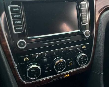 Білий Фольксваген Пассат, об'ємом двигуна 2.48 л та пробігом 300 тис. км за 8599 $, фото 14 на Automoto.ua