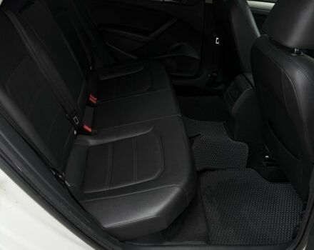 Белый Фольксваген Пассат, объемом двигателя 2.5 л и пробегом 221 тыс. км за 9500 $, фото 5 на Automoto.ua