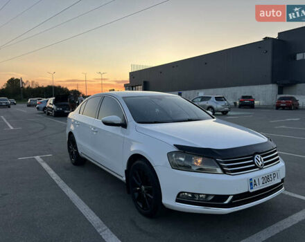 Белый Фольксваген Пассат, объемом двигателя 1.8 л и пробегом 268 тыс. км за 9500 $, фото 4 на Automoto.ua