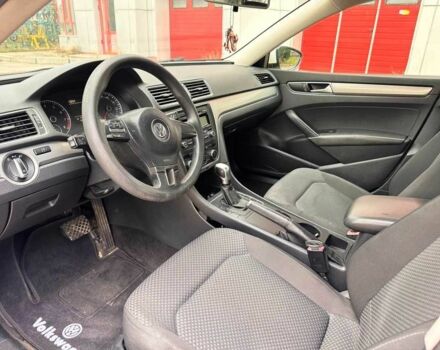 Белый Фольксваген Пассат, объемом двигателя 2.5 л и пробегом 228 тыс. км за 8700 $, фото 14 на Automoto.ua